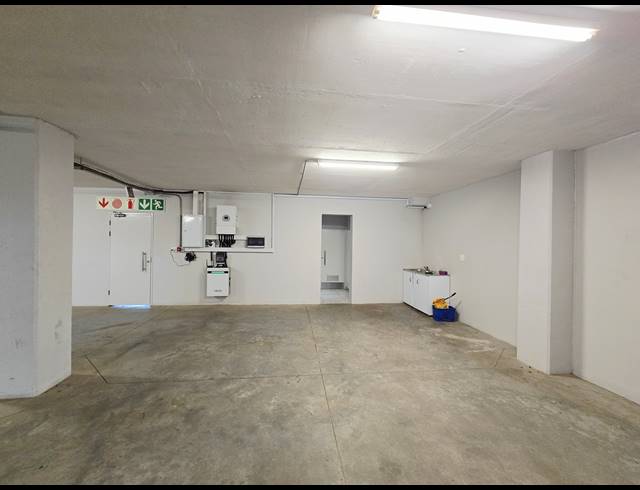 1,287M² WAREHOUSE TO LET IN LANSERIA